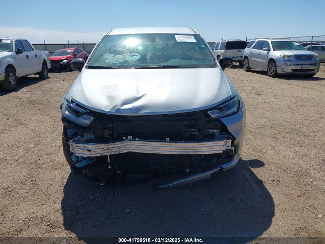 Chrysler Pacifica Touring L 2024 2C4RC1BG0RR139885 Image 13