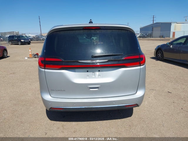 Chrysler Pacifica Touring L 2024 2C4RC1BG0RR139885 Image 17