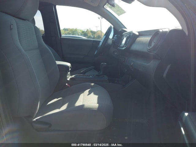 5TFRX5GN9KX151043 Toyota Tacoma Sr