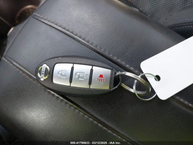 JN1BJ1CR4HW117324 Nissan Rogue Sport Sv