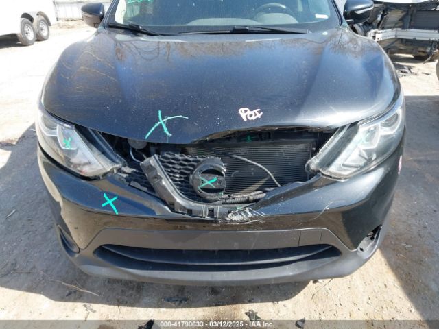 JN1BJ1CR4HW117324 Nissan Rogue Sport Sv