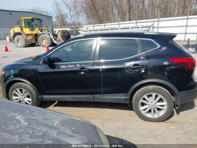 JN1BJ1CR4HW117324 Nissan Rogue Sport Sv