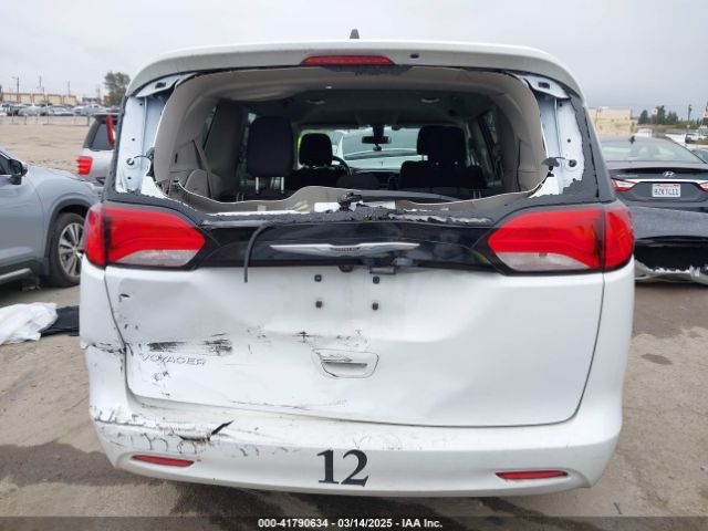 2C4RC1CG2NR159953 Chrysler Voyager Lx