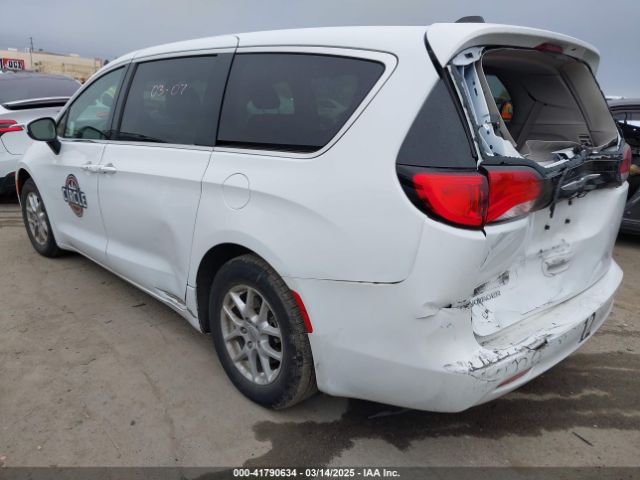 2022 CHRYSLER VOYAGER 2C4RC1CG2NR159953 Photo 2