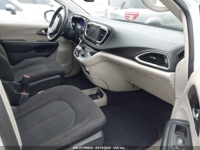 2022 CHRYSLER VOYAGER 2C4RC1CG2NR159953 Photo 4
