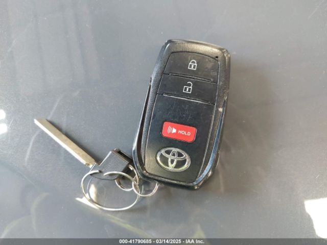 JTDADABU9P3005317 Toyota Prius Xle Awd-e