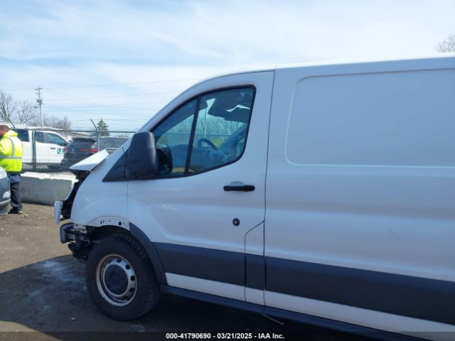 1FTYE1ZM5HKA81142 Ford Transit-150