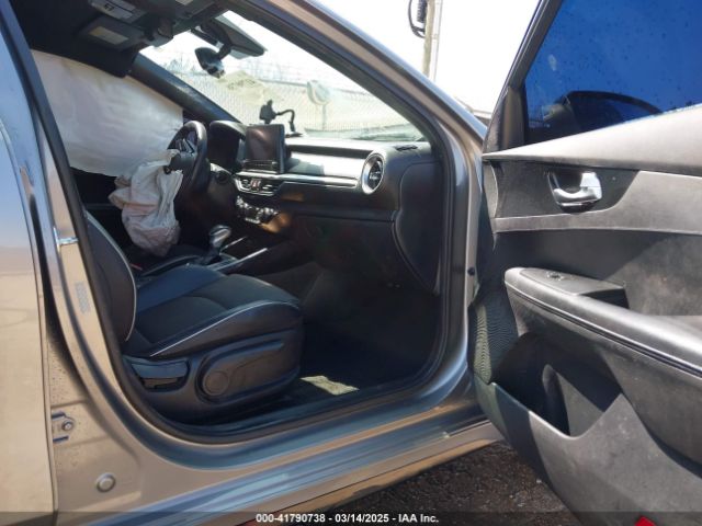 3KPF54AD1NE435919 KIA Forte Gt-line