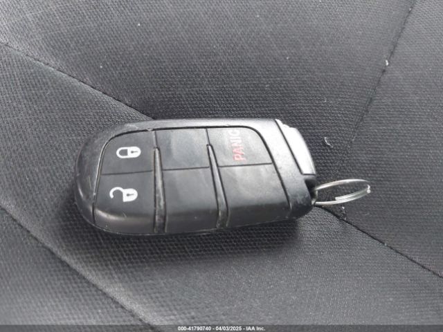 1C4RJEAG2JC339226 Jeep Grand Cherokee Laredo E 4x2
