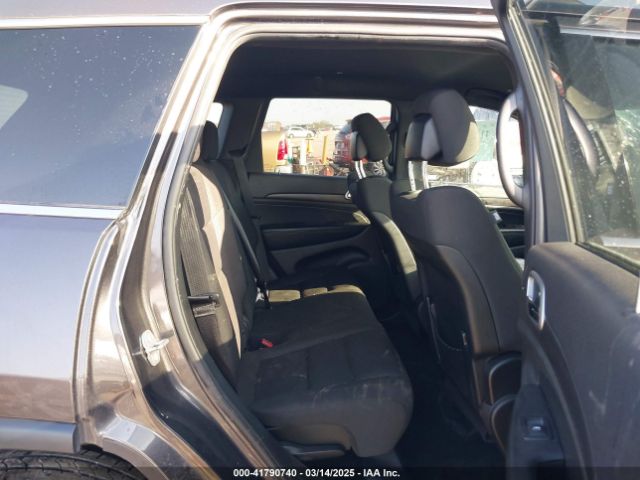 1C4RJEAG2JC339226 Jeep Grand Cherokee Laredo E 4x2