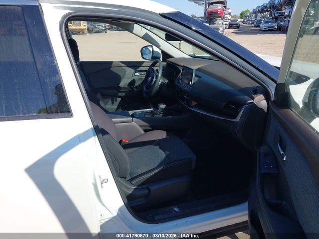 JN8AT3BA8MW003190 Nissan Rogue Sv Fwd