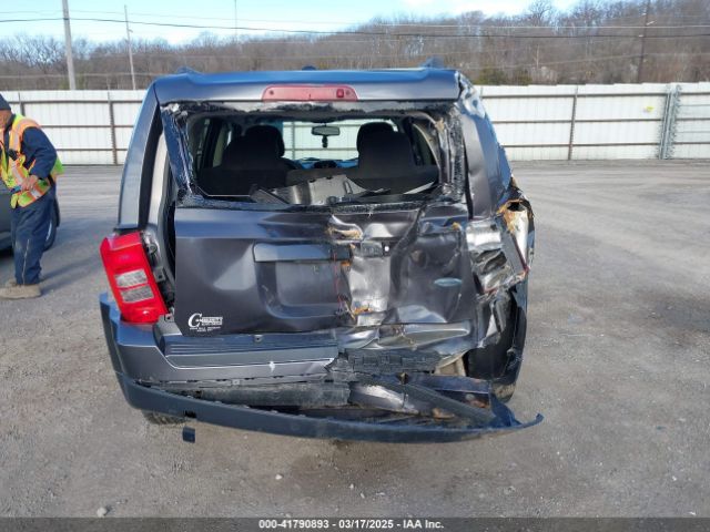 1C4NJPFA5GD543228 Jeep Patriot Latitude