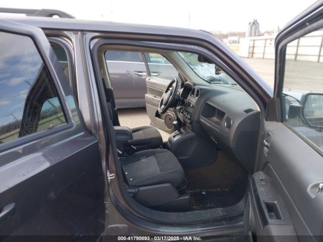 1C4NJPFA5GD543228 Jeep Patriot Latitude