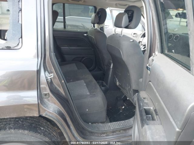 1C4NJPFA5GD543228 Jeep Patriot Latitude