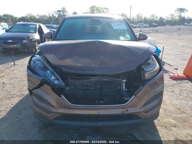 KM8J23A40HU525982 Hyundai TUCSON SE