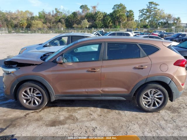 KM8J23A40HU525982 Hyundai TUCSON SE