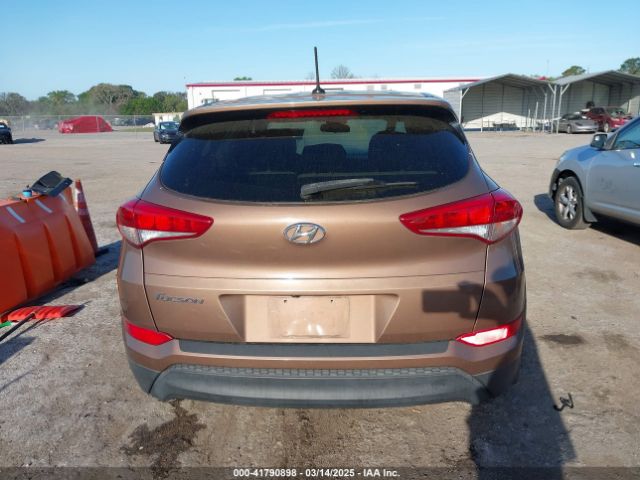 KM8J23A40HU525982 Hyundai TUCSON SE