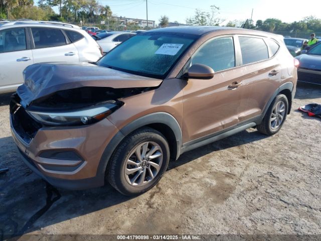 KM8J23A40HU525982 Hyundai TUCSON SE