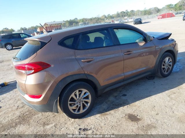 KM8J23A40HU525982 Hyundai TUCSON SE