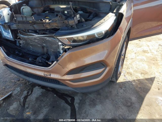 KM8J23A40HU525982 Hyundai TUCSON SE