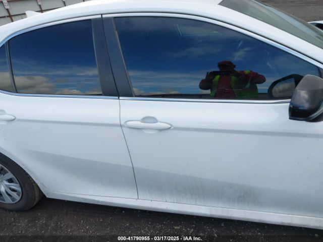 4T1B31HK4KU513240 Toyota Camry Hybrid Le