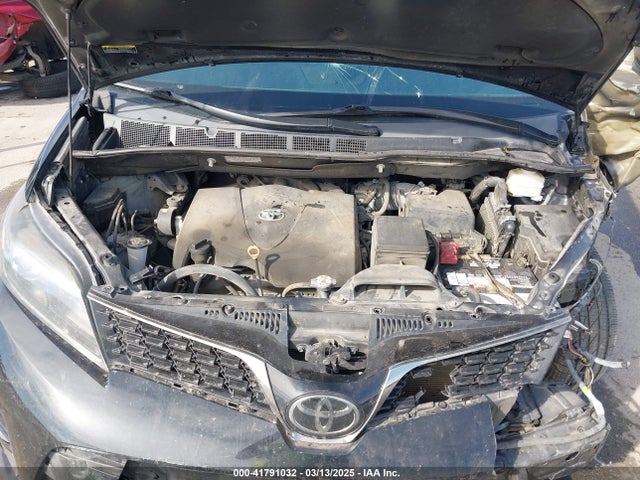 Toyota SIENNA SE 2020 5TDXZ3DC7LS062183 Image 10