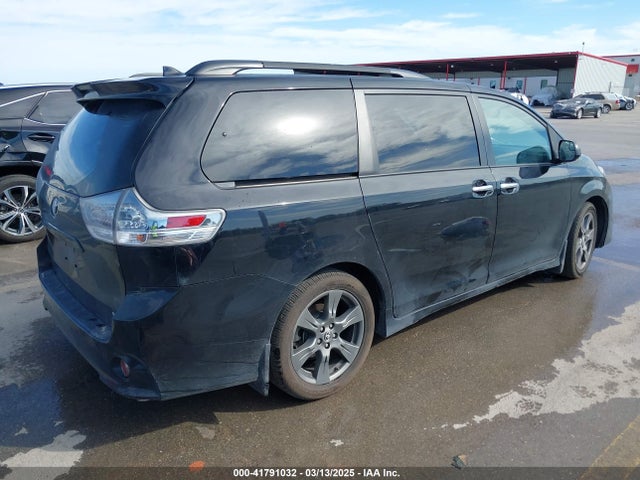 Toyota SIENNA SE 2020 5TDXZ3DC7LS062183 Image 4