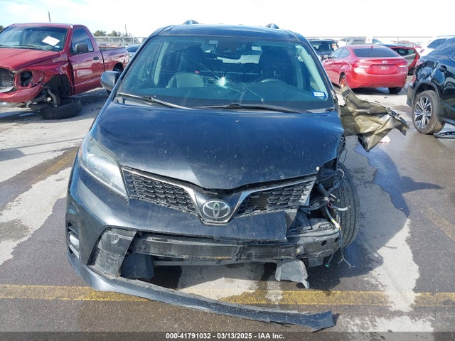 Toyota SIENNA SE 2020 5TDXZ3DC7LS062183 Image 6