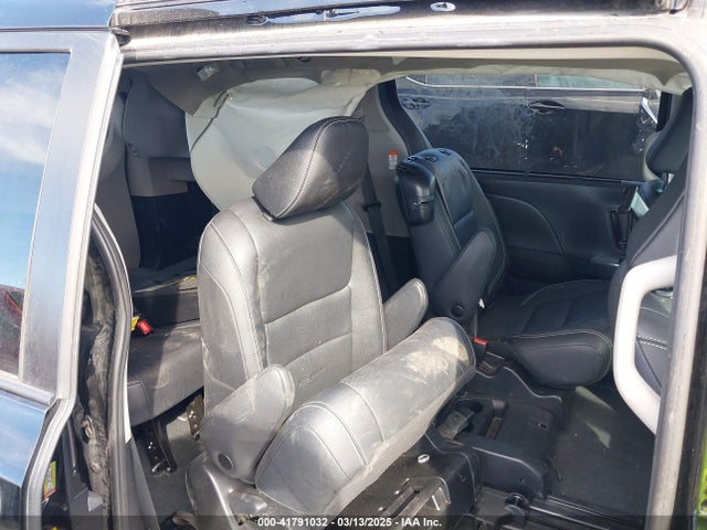 Toyota SIENNA SE 2020 5TDXZ3DC7LS062183 Image 8