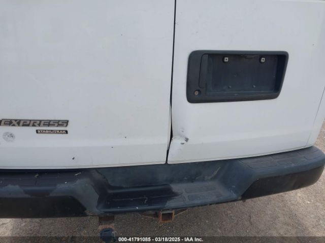 1GCWGFFF7F1108428 Chevrolet Express 2500 Work Van