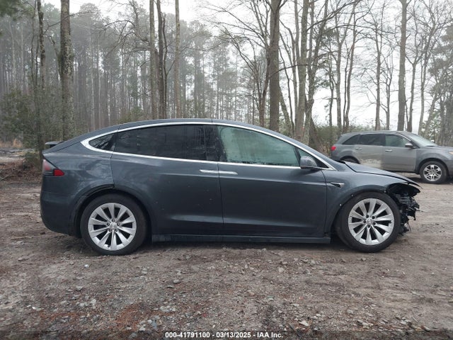 5YJXCBE28HF046104 Tesla Model X 100d/75d/90d