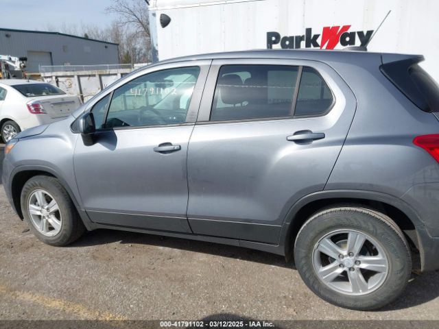 3GNCJKSB2LL323579 Chevrolet Trax Fwd Ls