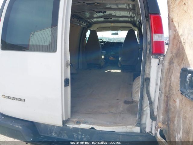 1GCWGAFP8J1253370 Chevrolet Express 2500 Work Van