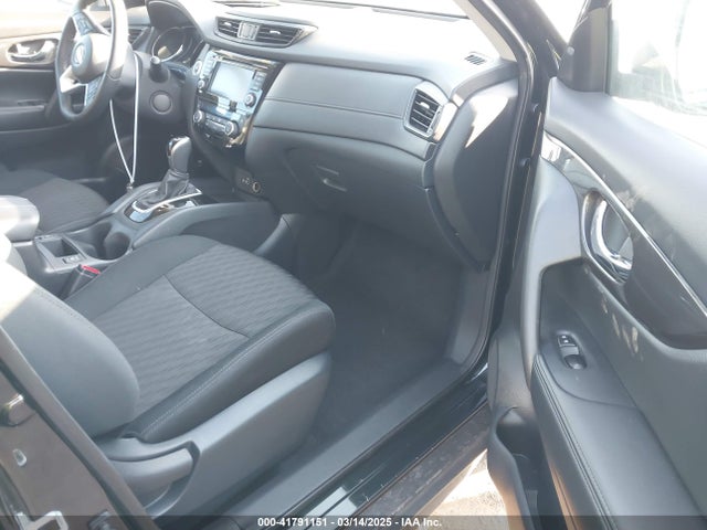 5N1AT2MV6LC717451 Nissan Rogue Sv Intelligent Awd