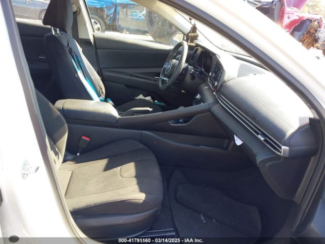 5NPLM4AG4PH090979 Hyundai ELANTRA SEL