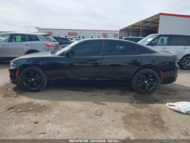 2C3CDXHG7FH777845 Dodge Charger Sxt