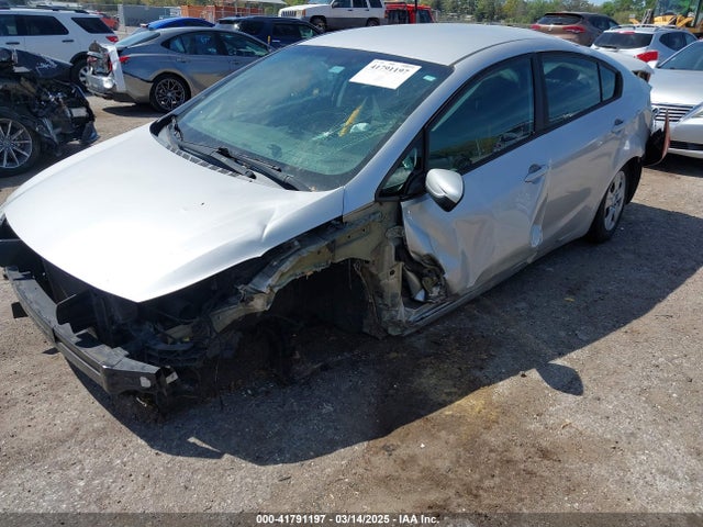 3KPFK4A7XHE025899 KIA FORTE LX