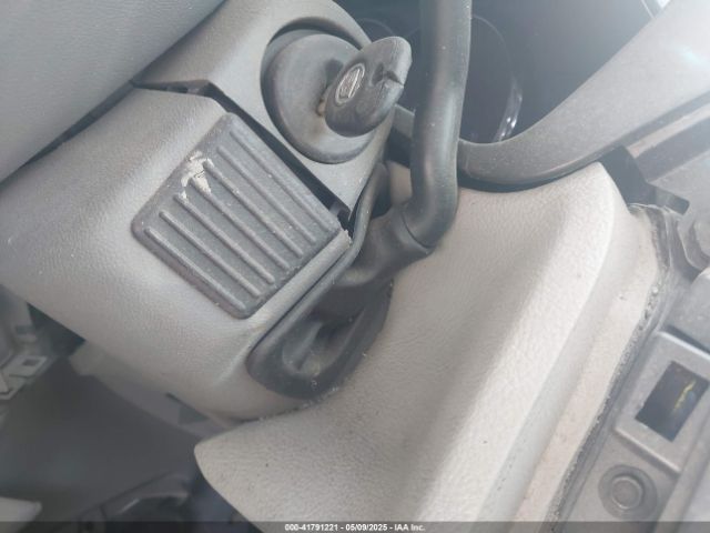 2011 CADILLAC DTS 1G6KD5E66BU107723 Photo 10