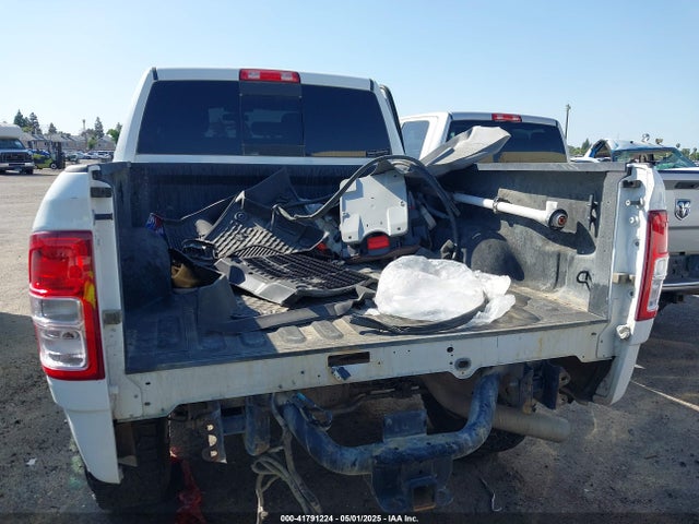 3C6UR5CL3RG226527 RAM 2500 Tradesman  4x4 6'4 Box