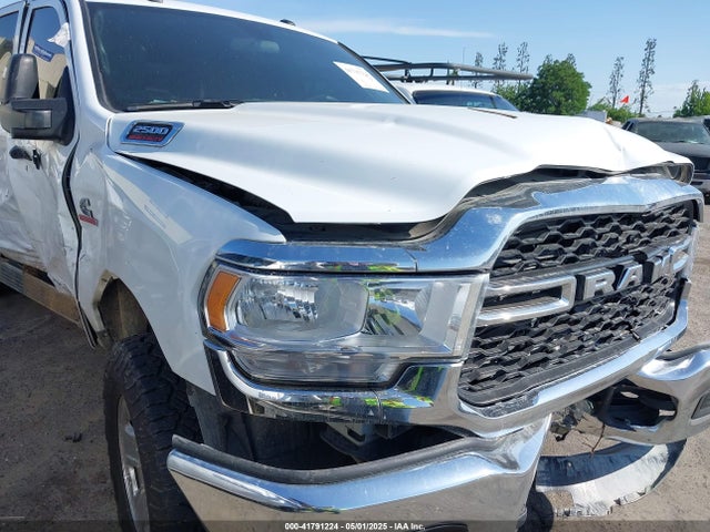 3C6UR5CL3RG226527 RAM 2500 Tradesman  4x4 6'4 Box