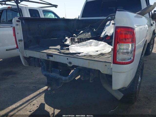 3C6UR5CL3RG226527 RAM 2500 Tradesman  4x4 6'4 Box