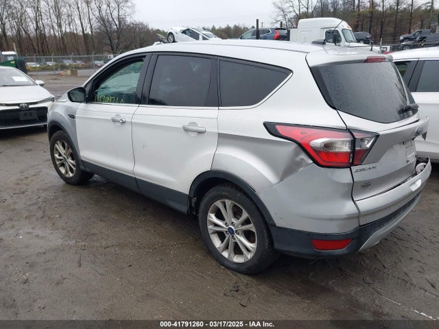 1FMCU9GD4HUE68103 Ford ESCAPE SE