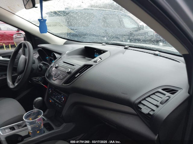 1FMCU9GD4HUE68103 Ford ESCAPE SE