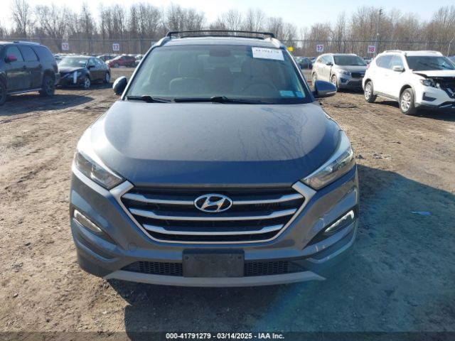 KM8J3CA2XHU463504 Hyundai Tucson Sport