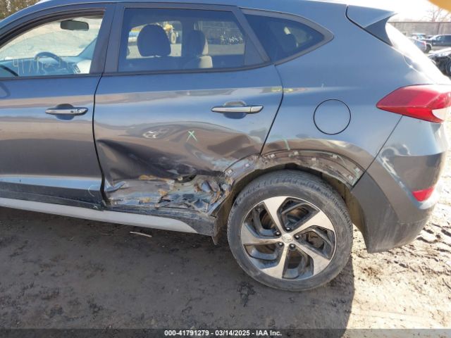 KM8J3CA2XHU463504 Hyundai Tucson Sport