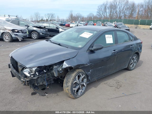 3KPF24AD9KE033831 KIA Forte Lxs