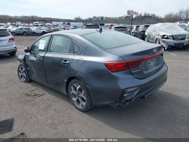 3KPF24AD9KE033831 KIA Forte Lxs