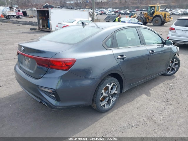 3KPF24AD9KE033831 KIA Forte Lxs