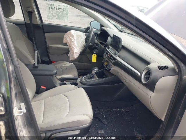 3KPF24AD9KE033831 KIA Forte Lxs