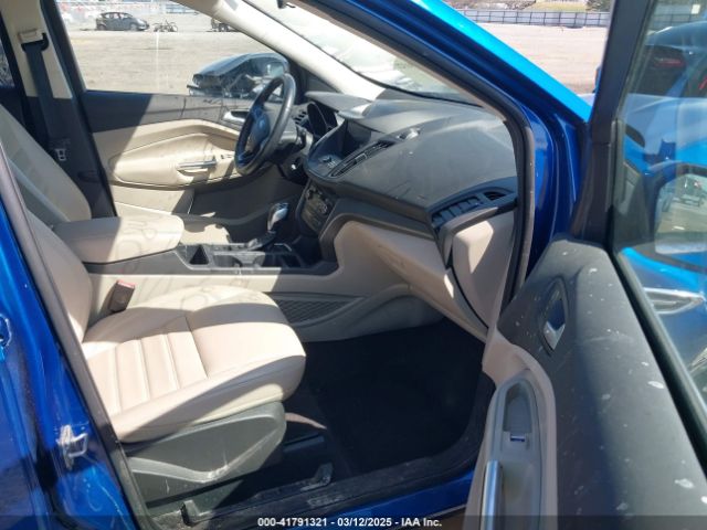 1FMCU9HD2KUB52835 Ford ESCAPE SEL